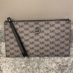 Michael Kors Clutch